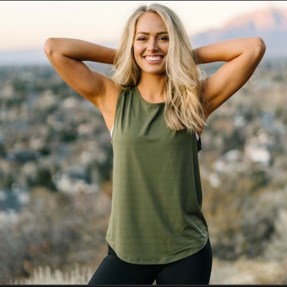 Zyia Olive Horizon Muscle Tank Small NWT.